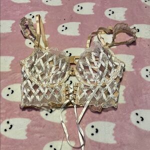 Elegant Lace Bralette in Cream